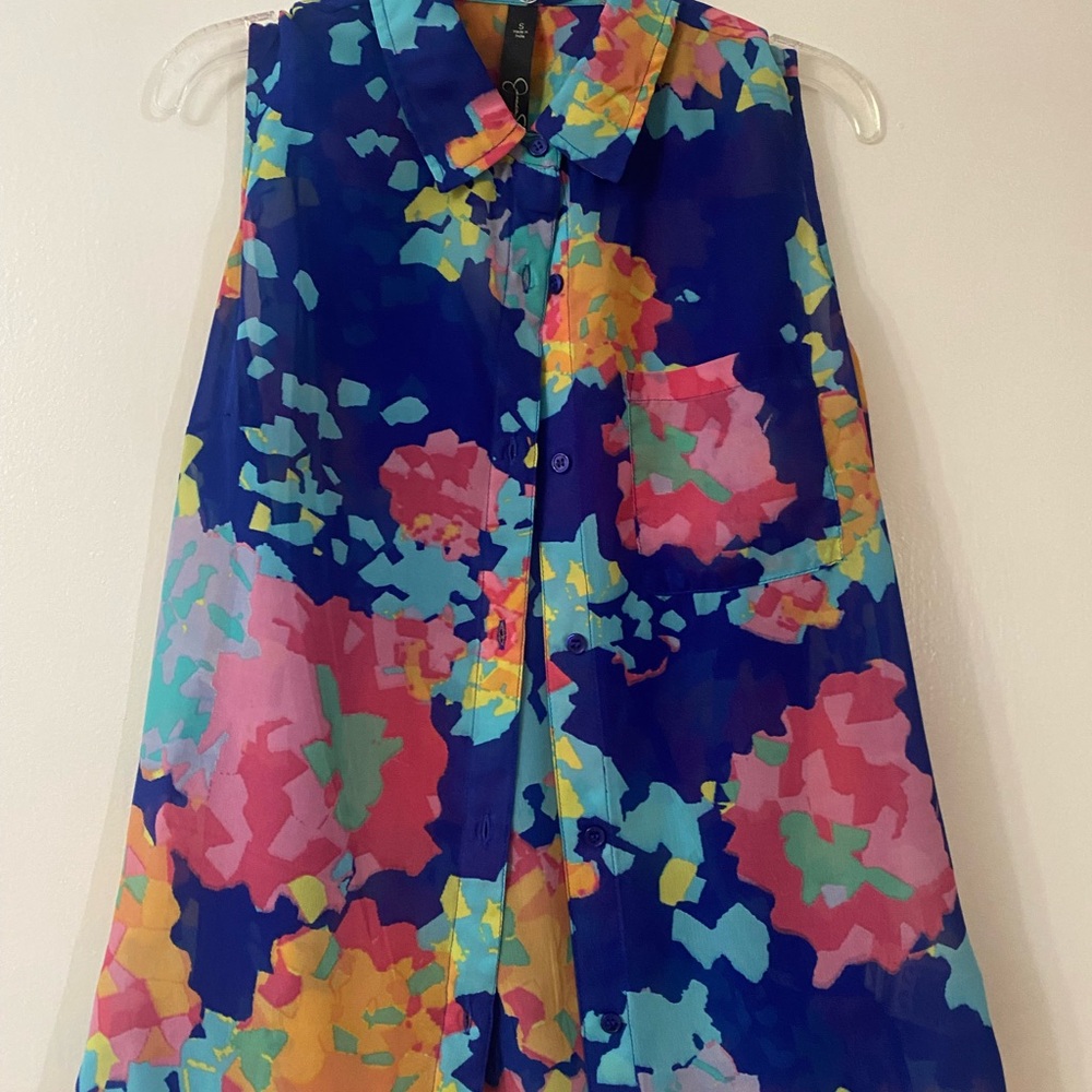 Colorful Sleeveless Blouse